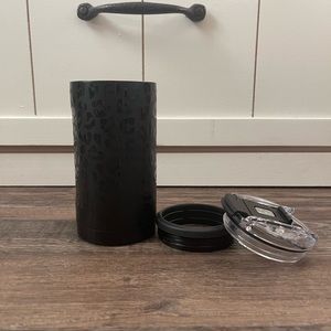 Leopard print Brumate Hopsulator with extra lid. Leakproof.